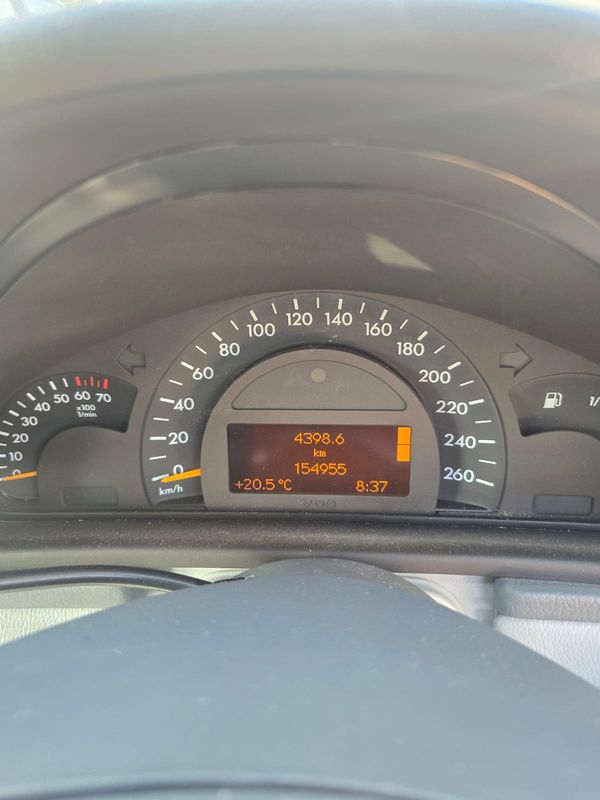 2002-Mercedes-Benz-C-Class-C-200K-Classic-Auto image:9