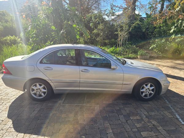 2002-Mercedes-Benz-C-Class-C-200K-Classic-Auto image:1