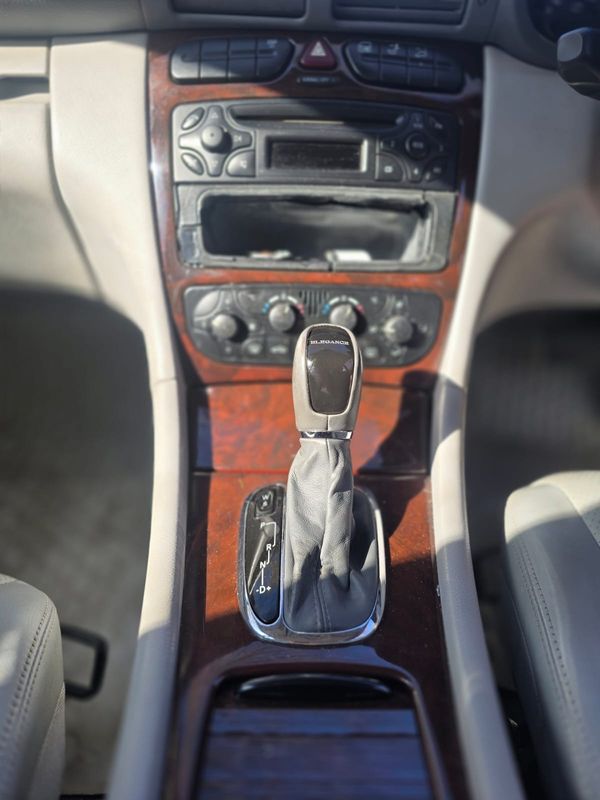 2002-Mercedes-Benz-C-Class-C-200K-Classic-Auto image:7