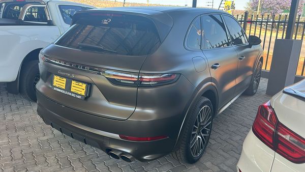 2019-Porsche-Cayenne-S-Auto image:2
