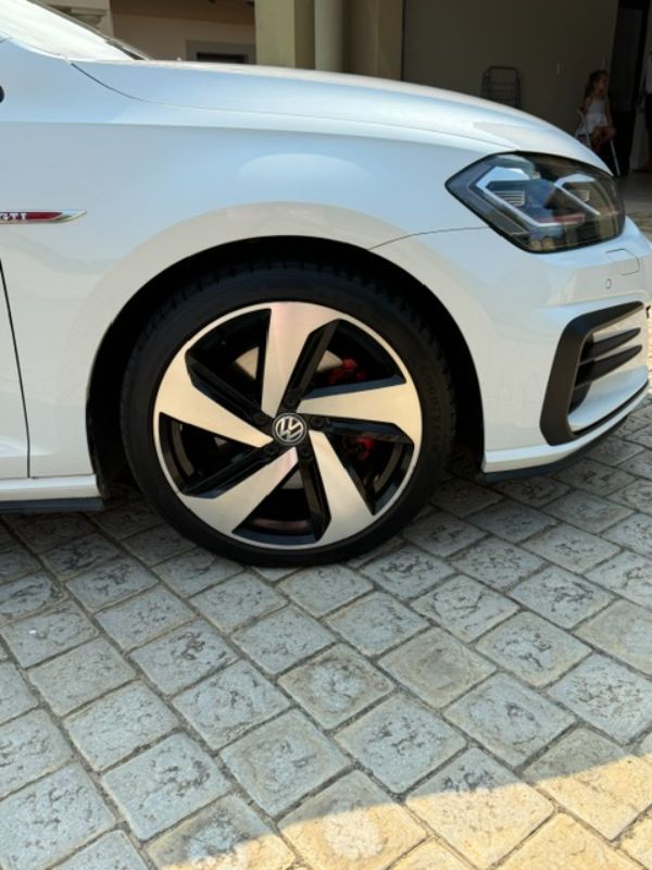 2018-Volkswagen-Golf-VII-GTI-20-TSI-Auto image:4