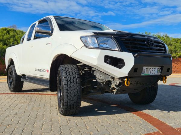 2014-Toyota-Hilux-30-D-4D-Legend-45-Xtra-Cab image:1