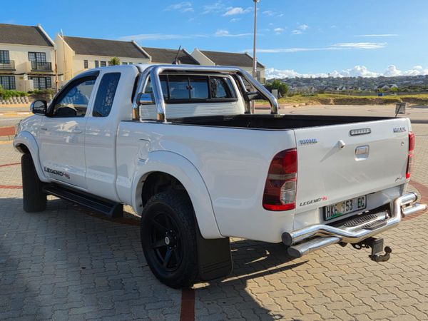2014-Toyota-Hilux-30-D-4D-Legend-45-Xtra-Cab image:4