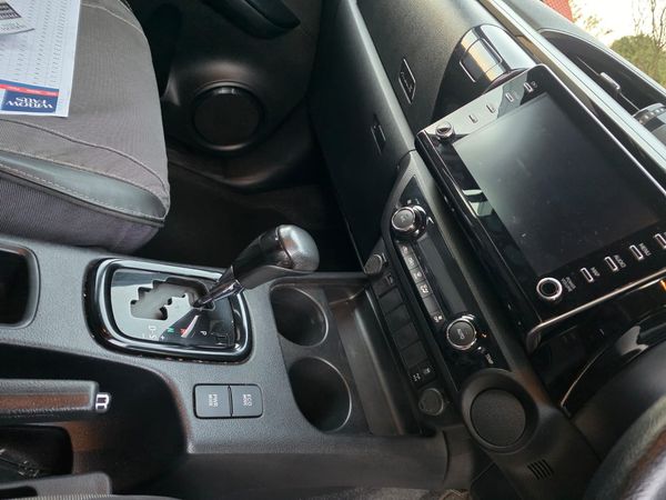 2021-Toyota-Hilux-28-GD-6-Raised-Body-Legend-Auto-Double-Cab image:11