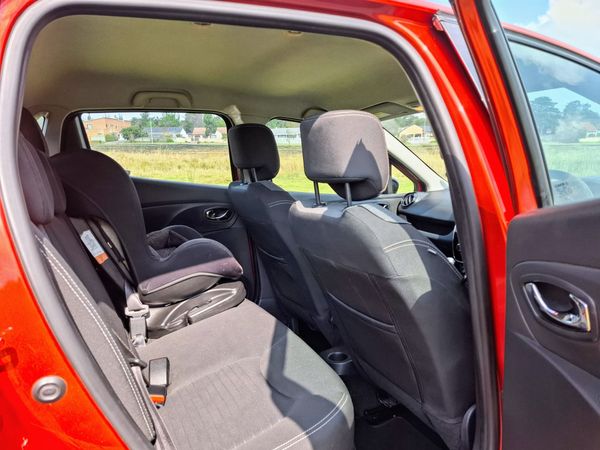 2013-Renault-Clio-IV-900T-Dynamique-5-dr-66kW image:10