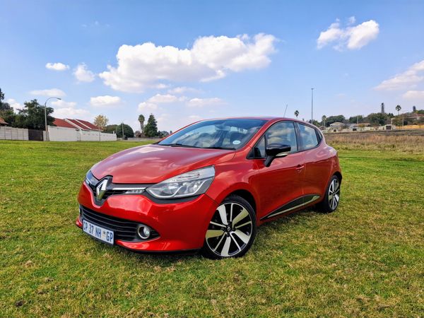 2013-Renault-Clio-IV-900T-Dynamique-5-dr-66kW image:1