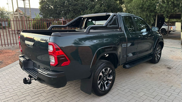 2025-Toyota-Hilux-28-GD-6-RB-Legend-55-Auto-Extended-Cab image:10