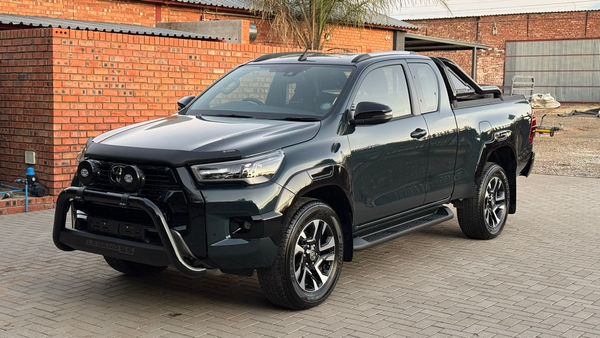 2025-Toyota-Hilux-28-GD-6-RB-Legend-55-Auto-Extended-Cab image:11