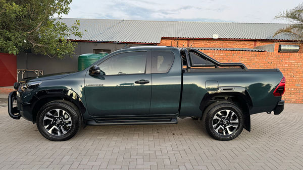 2025-Toyota-Hilux-28-GD-6-RB-Legend-55-Auto-Extended-Cab image:12