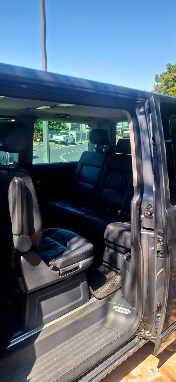 2013-Volkswagen-Caravelle-T5-20-BiTDI-Auto image:10
