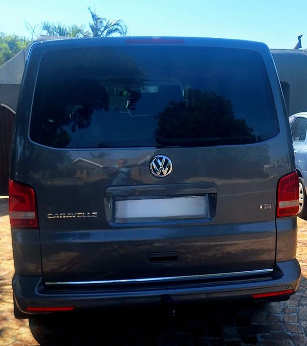 2013-Volkswagen-Caravelle-T5-20-BiTDI-Auto image:3