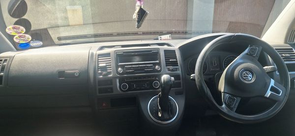 2013-Volkswagen-Caravelle-T5-20-BiTDI-Auto image:8