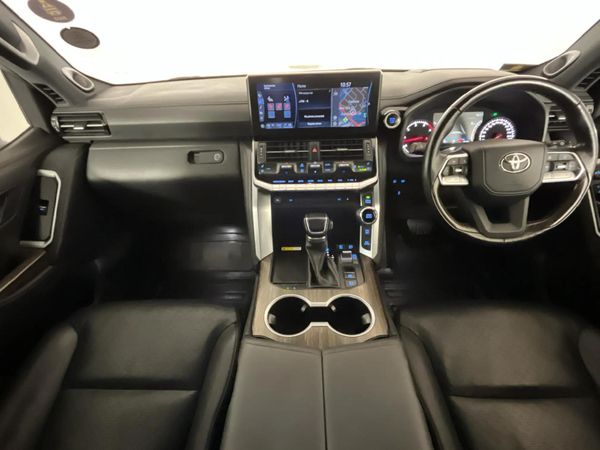Used Toyota Land Cruiser 300 V6 3.3 D ZX for sale in Gauteng