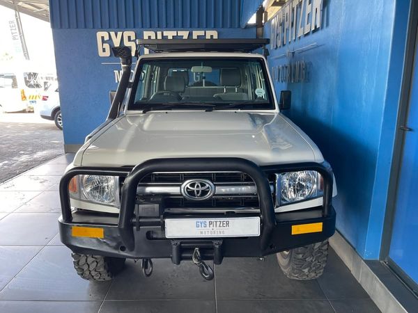 Used Toyota Land Cruiser 79 4.2 D Double-Cab for sale in Gauteng