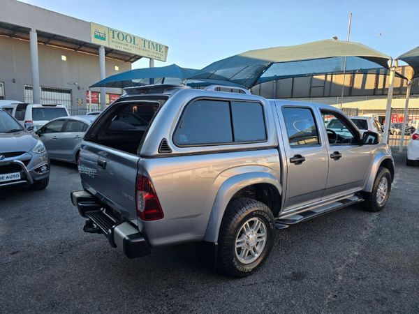 Used Isuzu KB 240 Double-Cab LE KB72 for sale in Western Cape