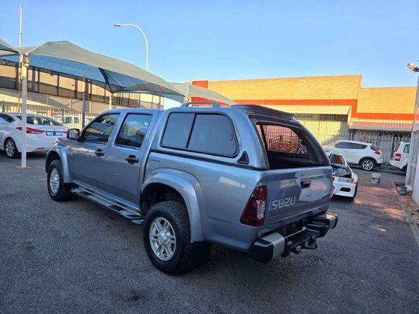Used Isuzu KB 240 Double-Cab LE KB72 for sale in Western Cape