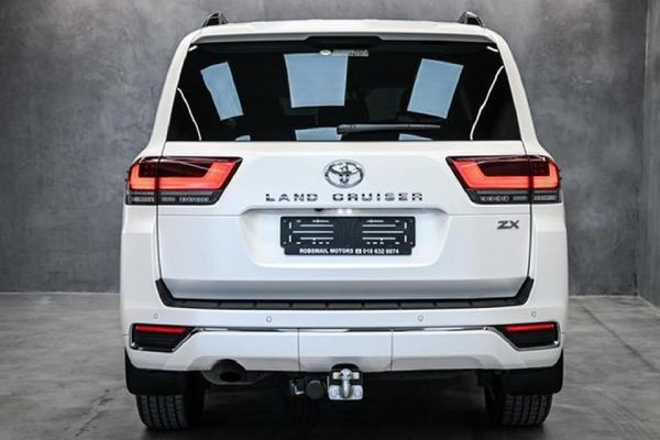a23lc　ホワイト Used Toyota Land Cruiser 300 V6 3.5 T ZX for sale in Gauteng