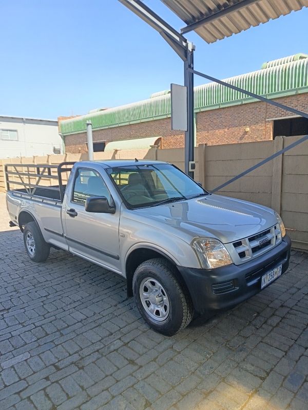 Used Isuzu KB 250Dc Single-Cab for sale in Gauteng - Cars.co.za
