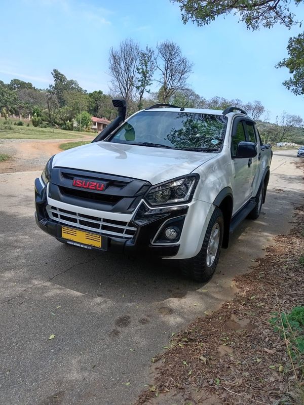 Used Isuzu D-Max 300 X-Rider Auto Double-Cab for sale in North