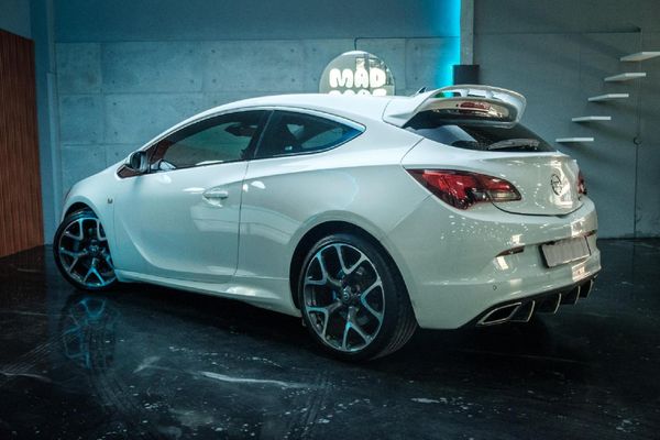 Used Opel Astra 2.0T OPC for sale in Gauteng - Cars.co.za (ID