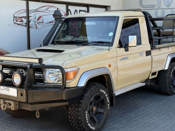 Used Toyota Land Cruiser 70 4.5 D Single-Cab for sale in North