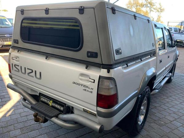 Used Isuzu KB 300 TDi 4x4 LX Double-Cab for sale in Western Cape