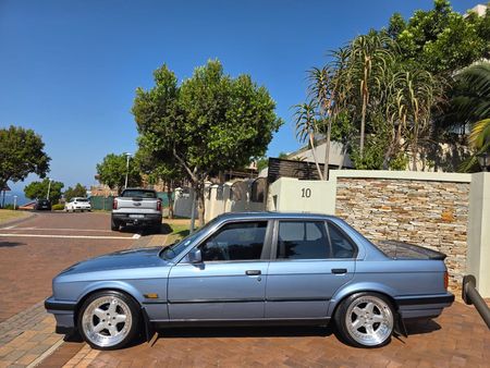Used BMW 3 Series BMW BOX 325i - SHOWROOM CONDITION for sale in Kwazulu ...