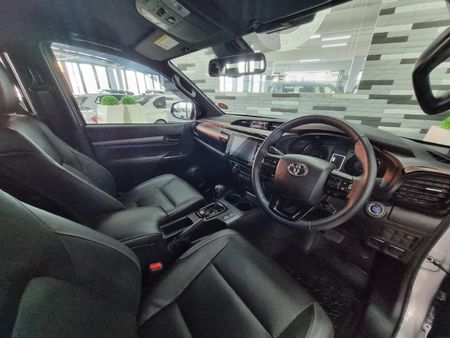 Used Toyota Hilux 2.8 GD-6 Raised Body Legend Auto Double-Cab for sale ...