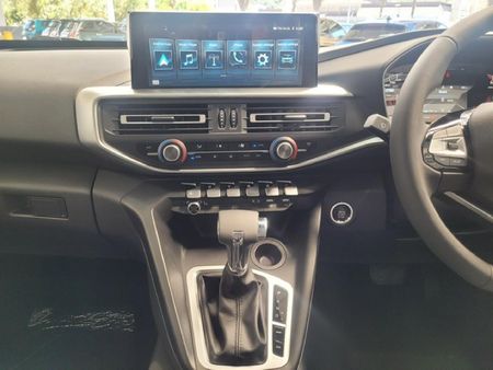 2025-Peugeot-Landtrek-19D-Allure-Double-Cab-Auto_10