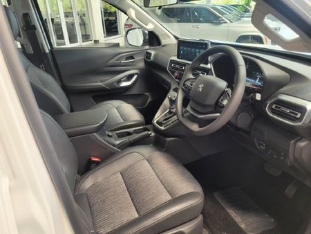 2025-Peugeot-Landtrek-19D-Allure-Double-Cab-Auto_13