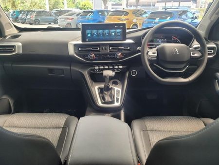 2025-Peugeot-Landtrek-19D-Allure-Double-Cab-Auto_15
