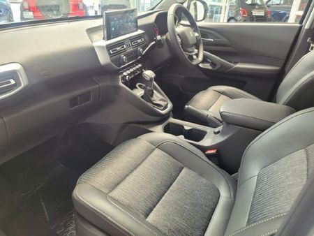 2025-Peugeot-Landtrek-19D-Allure-Double-Cab-Auto_18