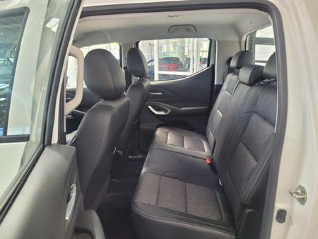 2025-Peugeot-Landtrek-19D-Allure-Double-Cab-Auto_7