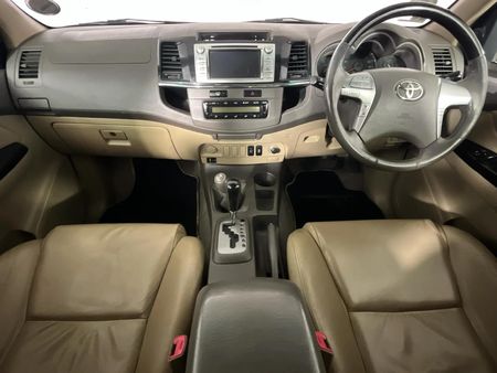 2013-Toyota-Fortuner-30-D-4D-4x4-Auto_1