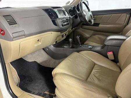 2013-Toyota-Fortuner-30-D-4D-4x4-Auto_8