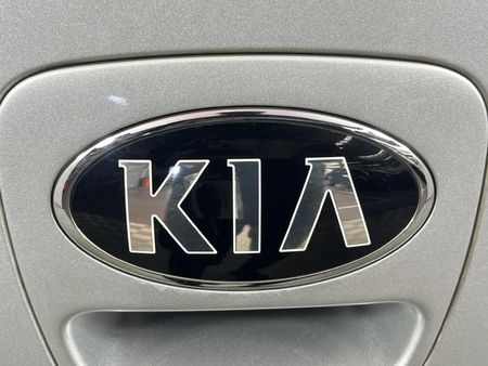 2016-Kia-Rio-14-5-dr_10