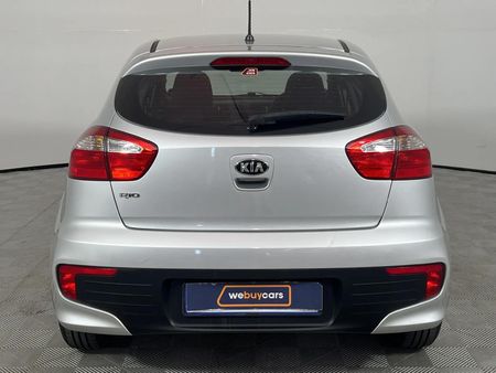 2016-Kia-Rio-14-5-dr_14