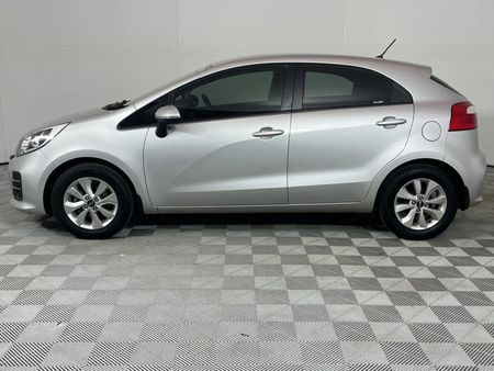 2016-Kia-Rio-14-5-dr_15