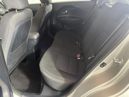 2016-Kia-Rio-14-5-dr_3