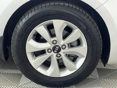 2016-Kia-Rio-14-5-dr_5