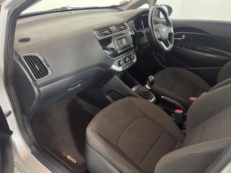 2016-Kia-Rio-14-5-dr_7