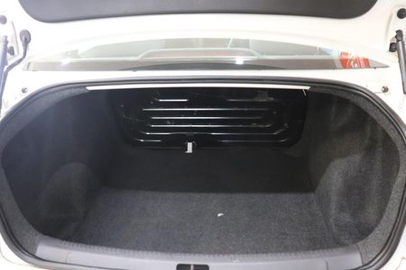 2010-Volkswagen-Polo-Vivo-16_4