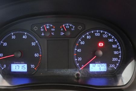 2010-Volkswagen-Polo-Vivo-16_7
