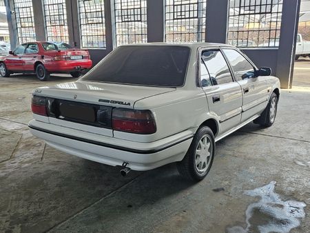 1991-Toyota-Corolla-16-GLX-Auto_2