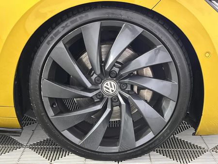 2018-Volkswagen-Arteon-20-TSI-R-Line-4Motion-Auto_5