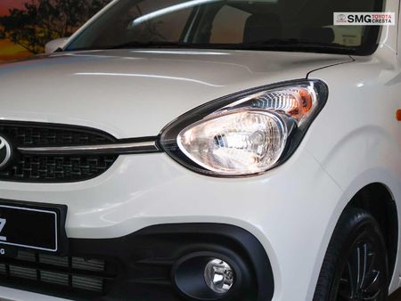 2025-Toyota-Vitz-10-XR-AMT_6