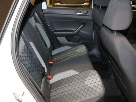 2025-Volkswagen-Taigo-10-TSI-R-Line-Auto_9