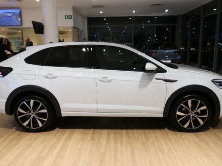 2025-Volkswagen-Taigo-10-TSI-R-Line-Auto_2