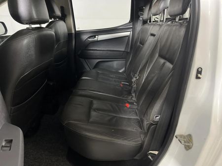 2016-Isuzu-KB-300-D-Teq-LX-Double-Cab_3