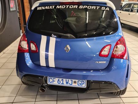 2012-Renault-Twingo-RS-Gordini_5